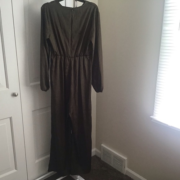 Gorgeous vintage  army green satiny jumpsuit 80’s perfect condition! - Picture 3 of 8